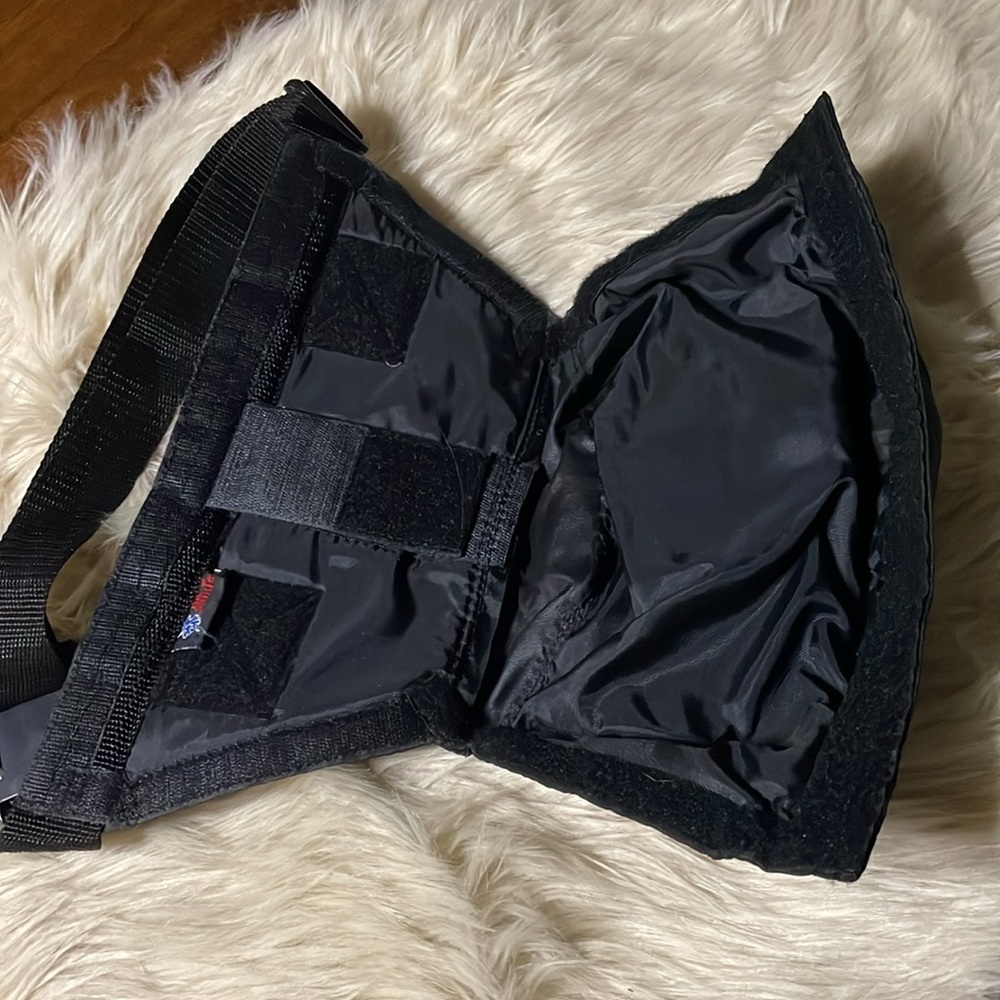 DeSantis Fanny Pack - Picture 2 of 7